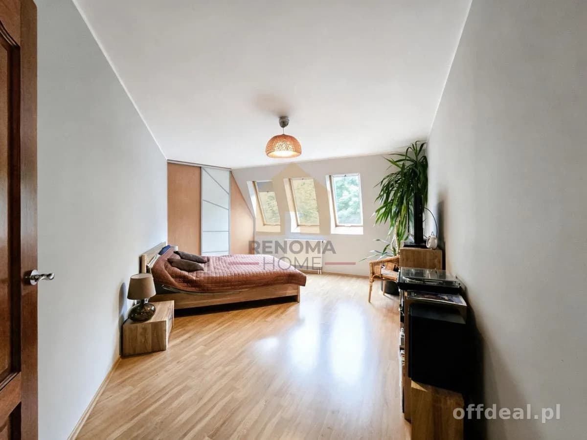 3 pokoje-osobna kuchnia-2 balkony-widok na lasek