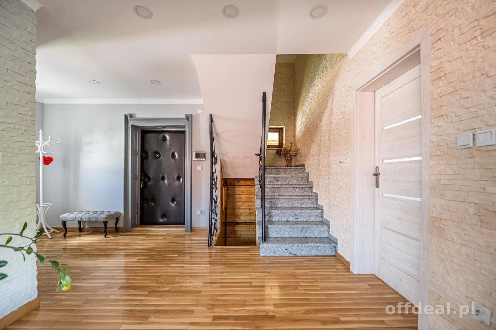 будинок на продаж у Milicz | 6-кімн. | 216 m²