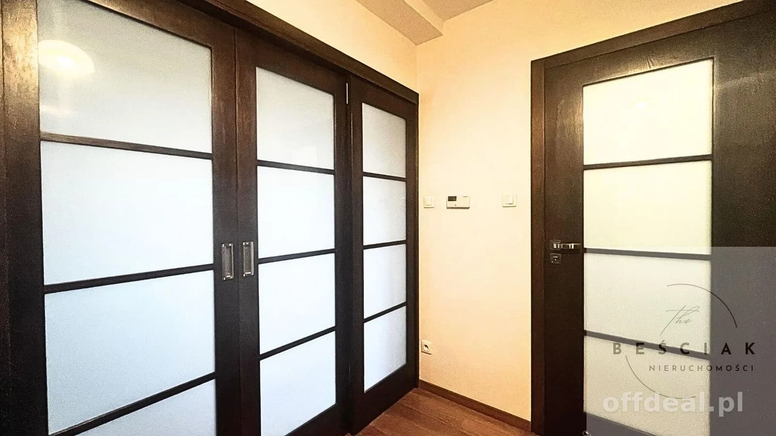 Komfortowe 3-pokojowe mieszkanie z tarasem i garażem– Kraków, Dębniki