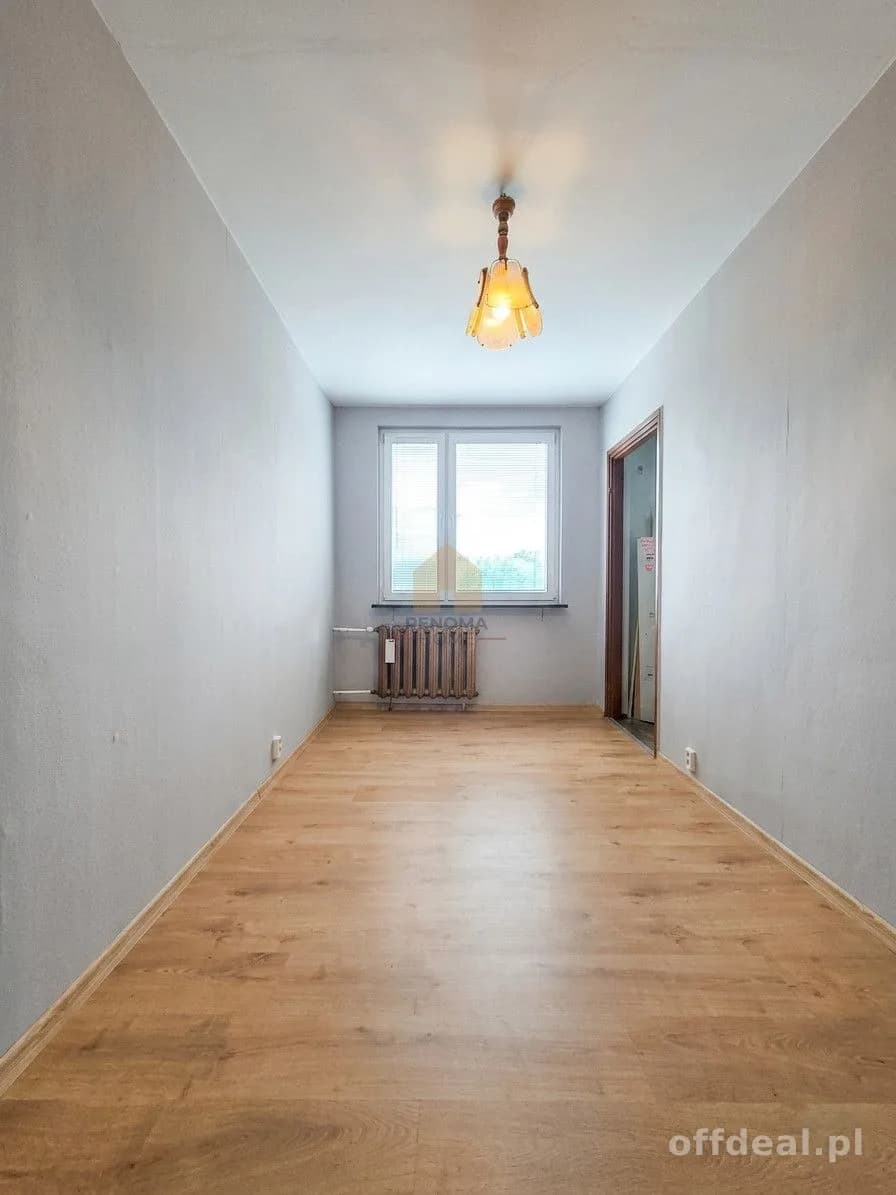 3 pokoje + balkon, 68m², parking, do remontu