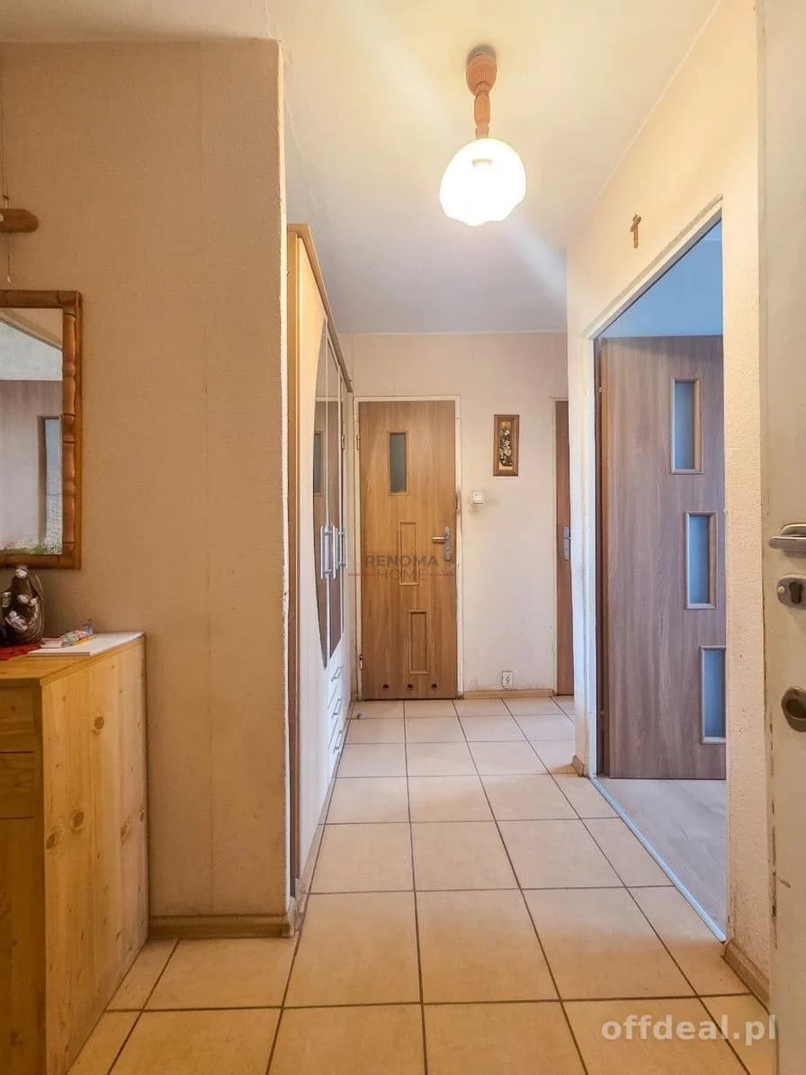 3 pokoje + balkon, 68m², parking, do remontu