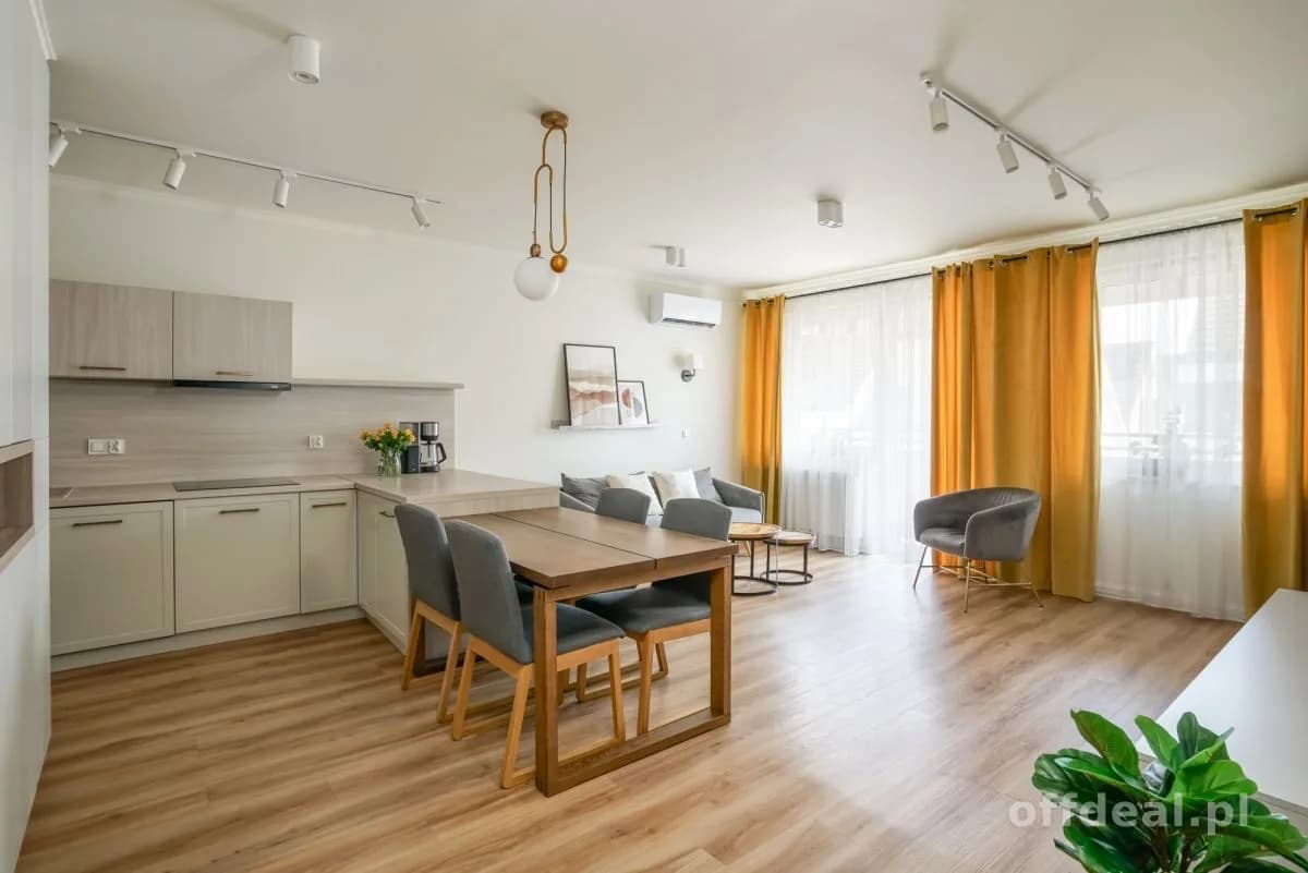 Foto 1: Wohnung, 3 rooms, 68 m², Wrocław
