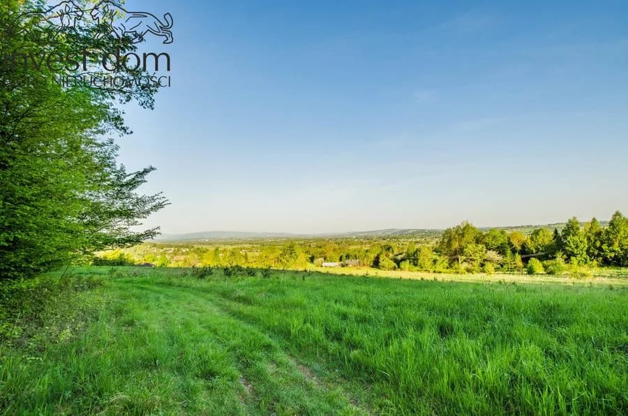 ..panoramiczna działka budowlana okalana lasem!
