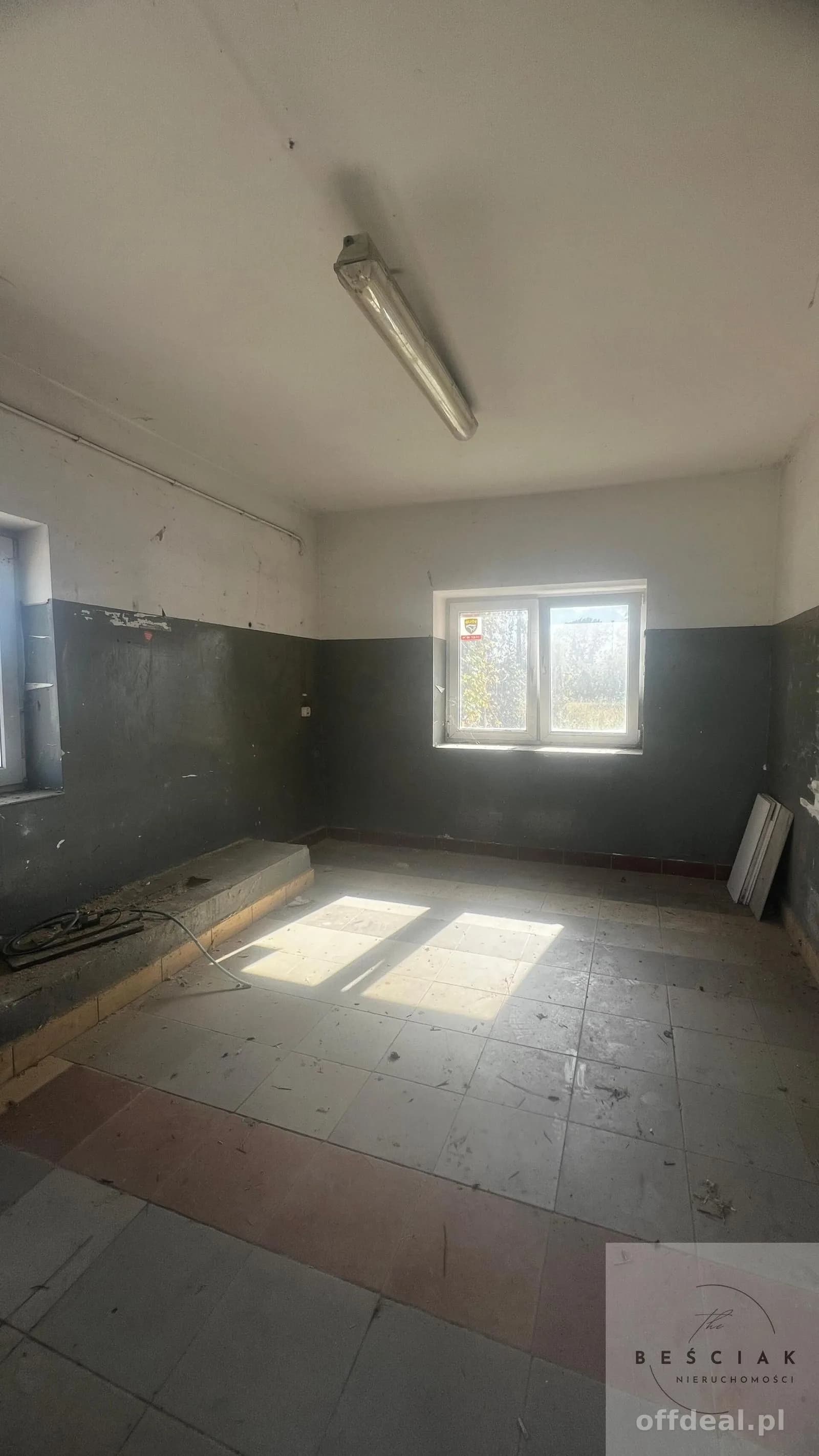 🏗️ OGŁOSZENIE – WYNAJEM TERENU Z BUDYNKIEM - Tarnów, Fabryczna