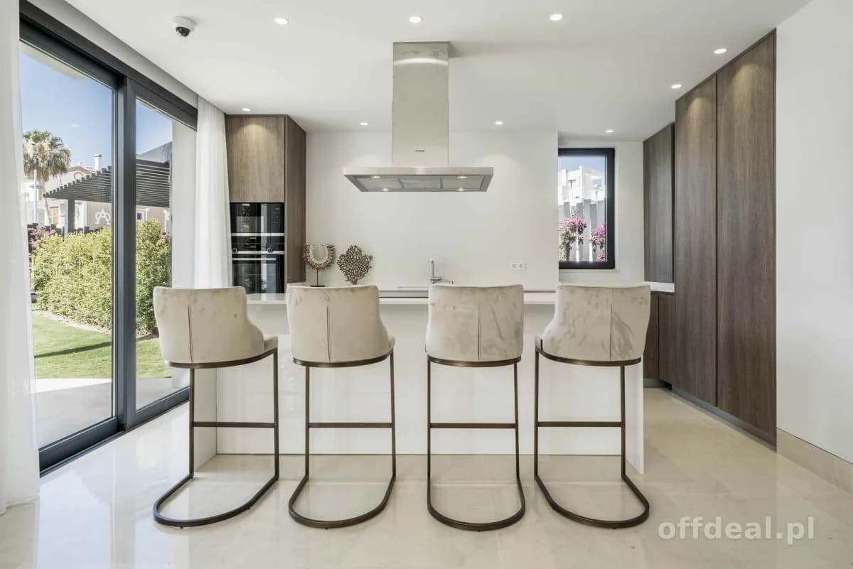 Zdjęcie 3: Dom, 5 pokoje, 350 m², Marbella