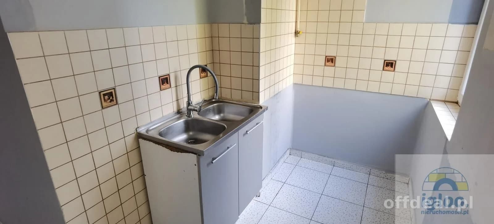 Mieszkanie 3-pokojowe piętro 1/4 na os. Szydłówek